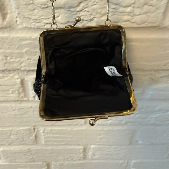 La Regale Vintage Black and Gold Beaded Clutch - Picture 6 of 6